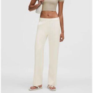 Softstreme Pintuck Mid-Rise Pant Regular